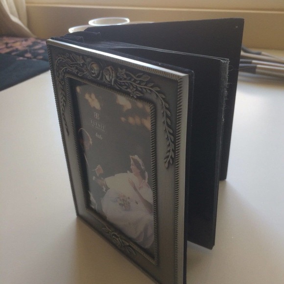 Burnes Of Boston 4”X6” Photo Album Pre-Owned - Picture 8 of 8